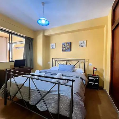Waldorf Apartment *